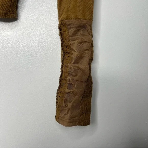 Free People Wear Me Out Top NWOT - Picture 5 of 6